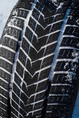 фото протектора и шины WINTERHAWKE II Шина ZMAX WINTERHAWKE II 245/55 R19 107H